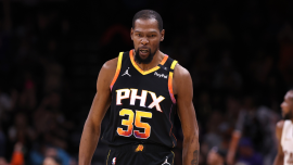 Kevin a kereskedelmi osztályok során: A Rockets sorban indul, a Suns Crow -t eszik, míg Jalen Green lesz a lengőjátékos