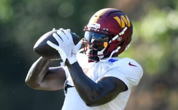 Ashburn, VA - július 28 .: A washingtoni parancsnokok, Deebo Samuel Sr. nagy fogadója (1) 2025. július 28 -án, hétfőn tartott edzőtáborban vesz részt (Hannah Foslien fényképe / a Washington Postért a Getty Images -en keresztül)