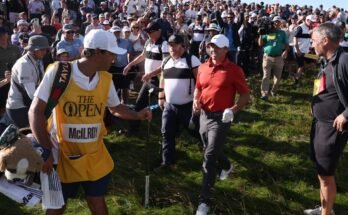Rory McIlroy szombati költségek alatt szórakoztat