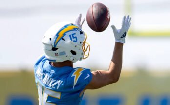 A Los Angeles -i Loaders Ladd McConkey fogadója az NFL labdarúgó -válogatott edzőtáborában, 2025. július 17 -én, csütörtökön, a kaliforniai El Segundo -ban (AP Photo / Eric Thayer)