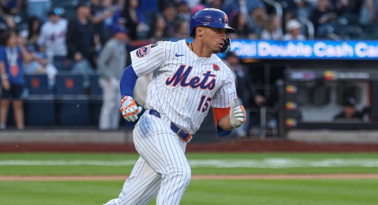 2025. május 26 -án; New York, New York, Egyesült Államok; A New York Mets Center védelmezője, Tyrone Taylor (15) irányította a bázisokat, miután a kilencedik forduló alatt duplázott a Chicagói White Sox ellen a Citi Field -hez. Kötelező hitel: Képek: Vincent Carchietta-Imagn