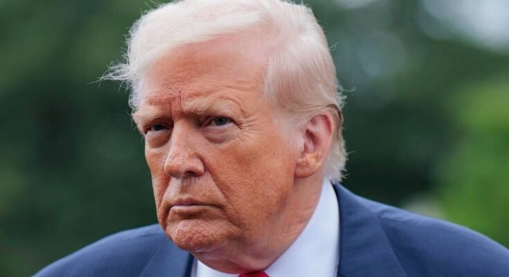 Trump aláírja a végrehajtó rendeletet, amely új szabályokat hoz létre az egyetemi sportok bármilyen ajánlatára és pénzére