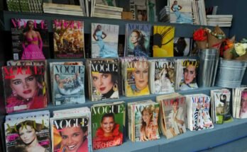 Vogue magazinok egy újságok újságában a Vogue World során: New York 2022 -ben.