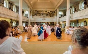 A táncosok a Bath St Swithins -ben, a Jane Austen fesztiválon, 2023 -ban fellépnek.
