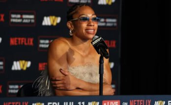 New York, New York - július 11 .: Alycia Baumgardner a médiáról beszél Katie Taylor után, a Netflix -ből az Amanda Serrano 3 ellen a Madison Square Garden -ben, 2025. július 11 -én, New York -ban. (Fotó: Sarah Stier / Getty Images a Netflix számára)