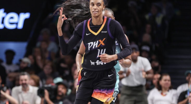 Candace Parker támogatja az Indiana Hiant Dewanna Bonner láz rajongóit