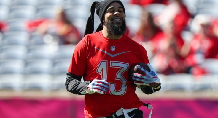 CB Gilmore 11 ingyenes állatorvos között, hogy a Cowboys aláírja
