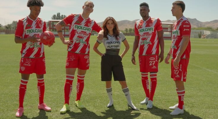 Eva Longoria, hogy befektessen a mexikói labdarúgás kultúrájába a "Necaxa" -val