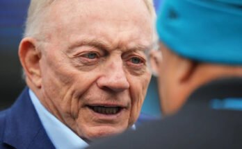 Jerry Jones megközelítést alkalmaz a beteg számára Micah Parsons szerződéses helyzetével. (Fotó: Grant Halverson / Getty Images)