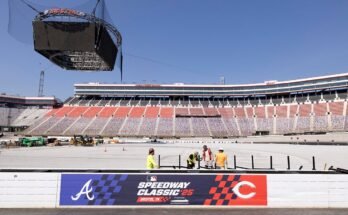 MLB Speedway Classic: Mit kell tudni a Braves vs Reds -ről, amelynek jelenléti rekordja a NASCAR stadionra esik