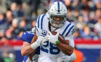 Fantasy labdarúgó -osztályok 2025: Az NFL Model bys bys bys -je, amely előrejelzi a Raheem -Tostert csökkenésének évét