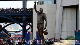 Nézd: Tom Brady szobra hazafiak leleplezése a legendás QB -t