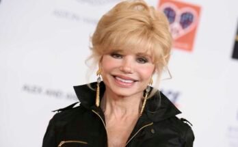 Loni Anderson megérkezik a 22. éves versenyre, hogy törölje az MS rendezvényt, amelyet a Hyatt Regency Century Plaza Hotelben, 2015. április 24 -én, pénteken, Los Angelesben tartanak.
