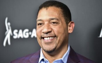 Az NFLPA David White felé fordul, aki második helyezett lett Lloyd Howell mögött, mint aktív ügyvezető igazgató