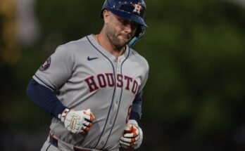 Asztrók a Red Sox előrejelzésén: Dimenziók, szakértők megválasztása, indulás indítók, párizsi trendek és statisztikák augusztus 1 -jén