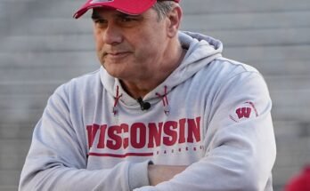 Jack Bicknell, a támadó vonal edzője egyedülálló helyettesítési stratégiát nyújt a WVU számára